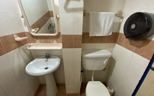 OYO 89958 Hotel Umimas