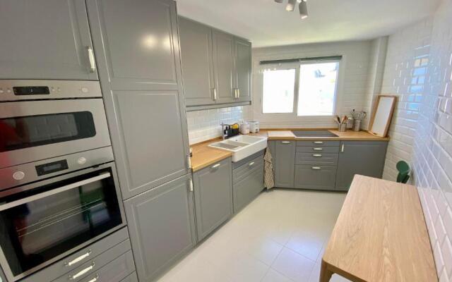 Apartment Overlooking the Beach