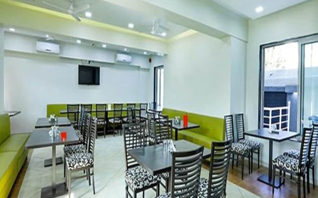 Fabhotel Shree Sai Residency