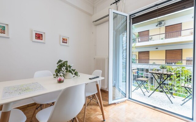 Spacious and Stylish Home in Central Athens by Cloudkeys