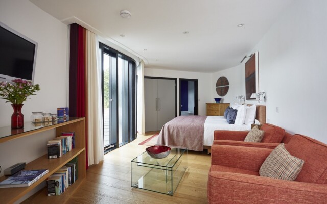 Kaywana Hall Luxury Bed & Breakfast