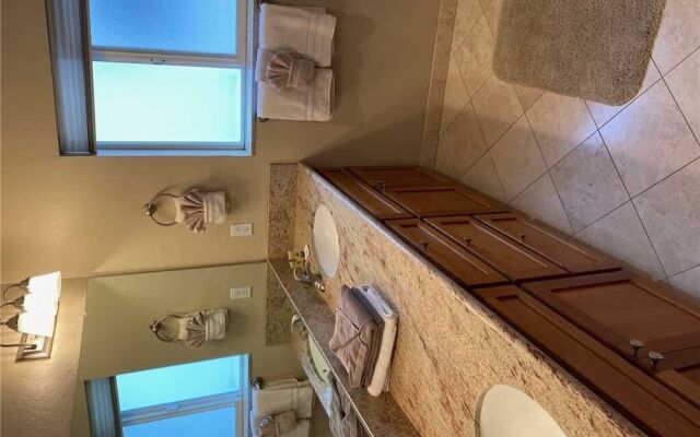 2040 Venice - 3 Br hHome