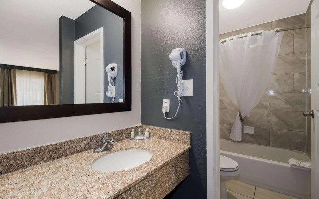 Quality Inn Coliseum