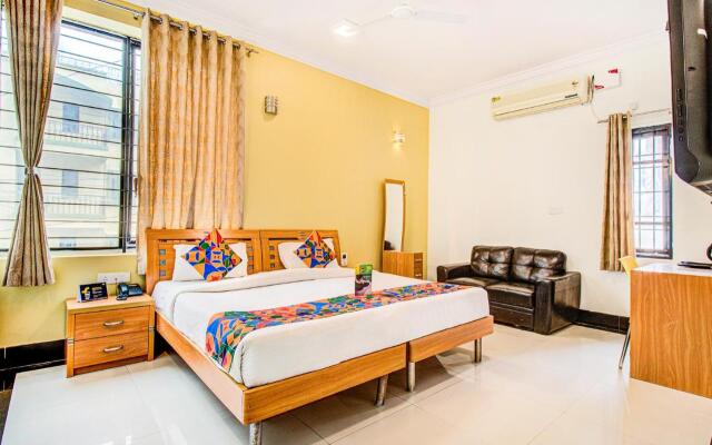 Fabhotel Emara Grand