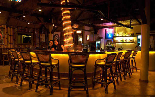 Alona Vida Beach Resort