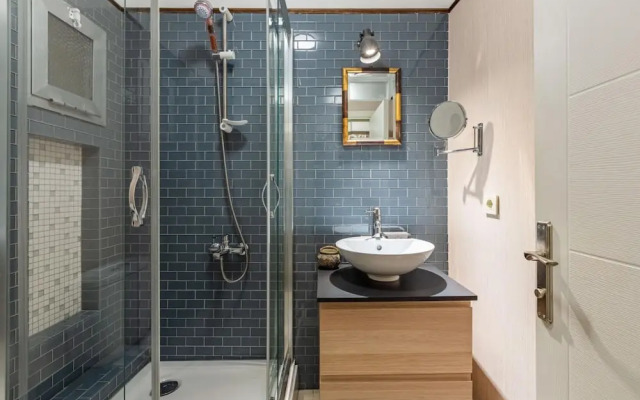 Central and Stylish Flat in the Heart of Beyoglu