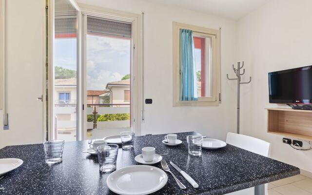 Spacious Apartment in Rosolina Mare near Beach