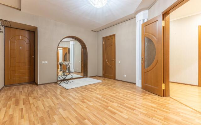 Апартаменты на улице Япеева