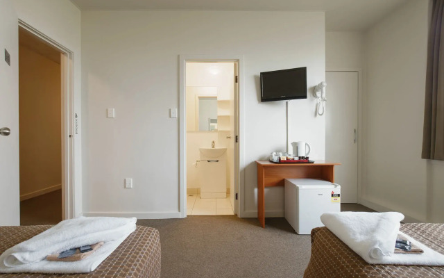Kiwi International Hotel