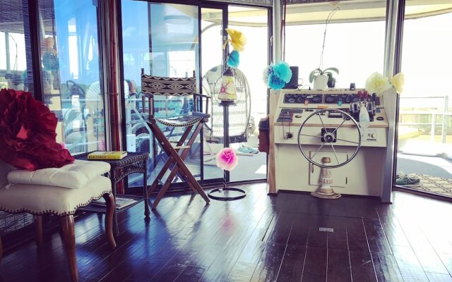 Airstream Houseboat Amazing Lake Travis View