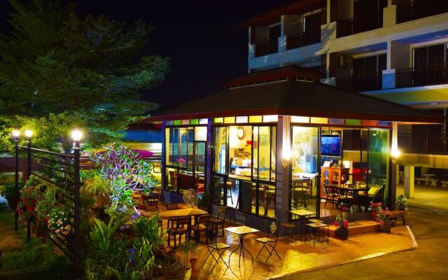 Nantharom Hotel and Restaurant