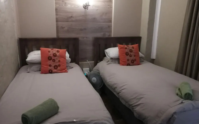 Ibis Place Guest House