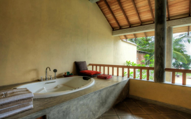 Villa Saffron Hikkaduwa