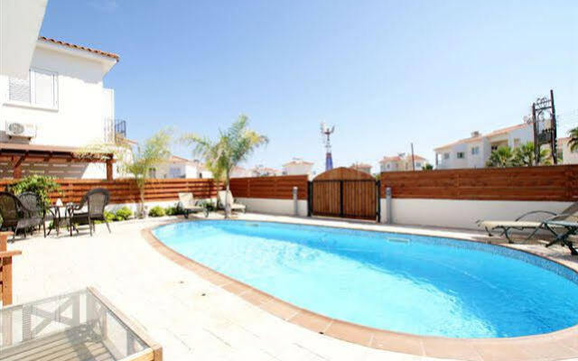3 Br Villa Dione - Chg 8887