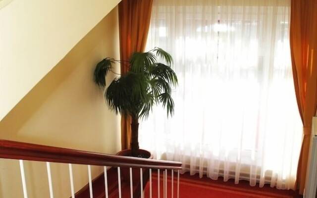 Hotel Zvezda