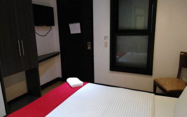 American Deluxe Hotel BC