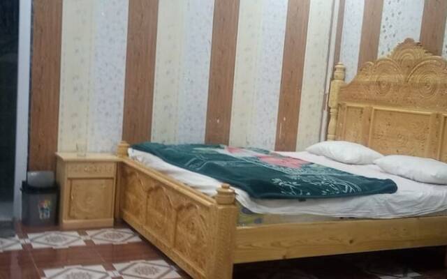 Three Star Hotel