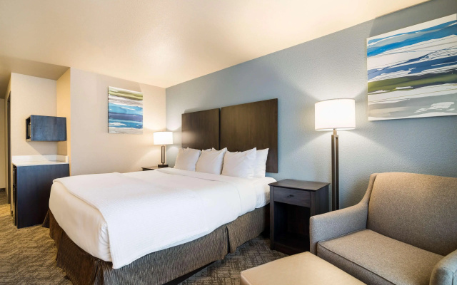 Best Western Golden Spike Inn & Suites