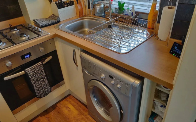 Waterfront Apartment In The Heart Of St Neots