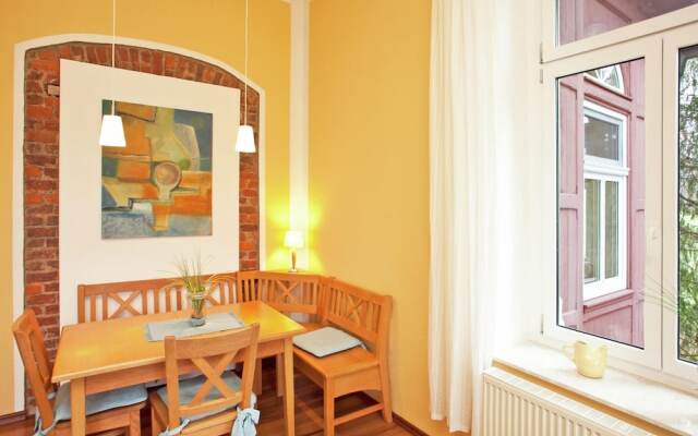 Moderne Villa in Borstendorf mit Park