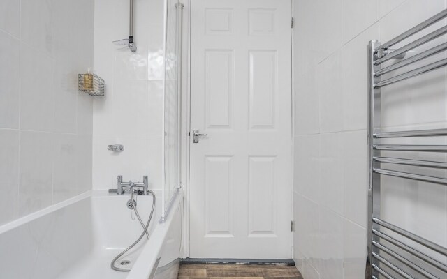 Upper Strand Apartment
