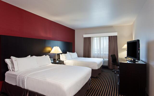 Holiday Inn Express Hotel & Suites Hollywood Walk of Fame, an IHG Hotel