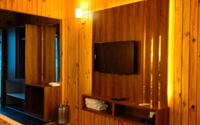 Qcent Woods Spa & Resort