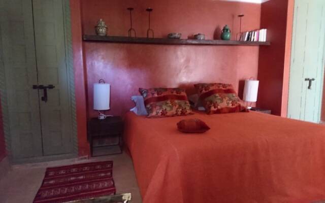 Les Trois Paons