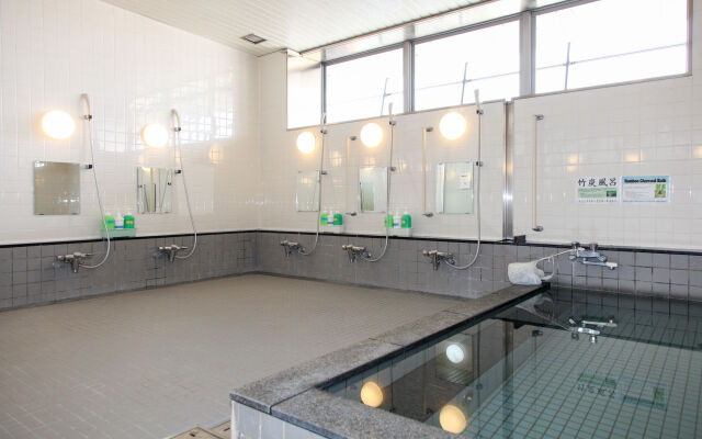 Shin-Osaka Youth Hostel