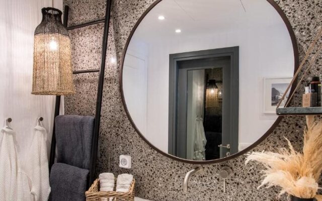 Amelot Art Suites