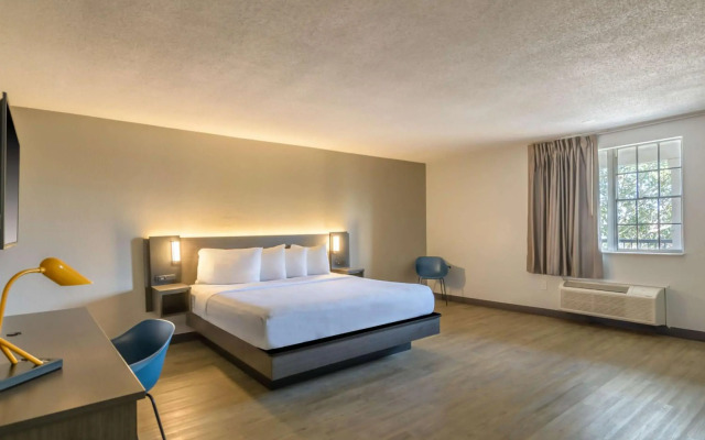 Motel 6 Ocala, FL - Conference Center