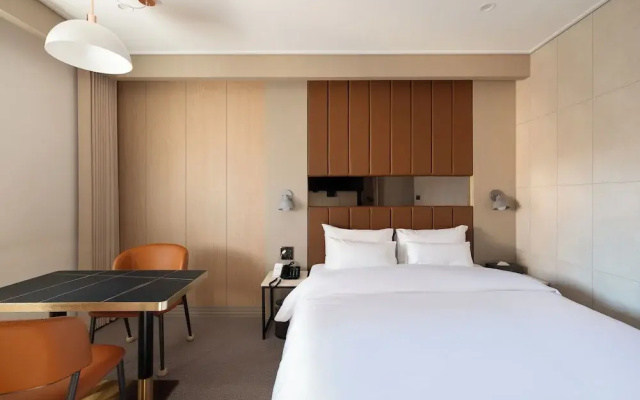 Urban Brown Hotel