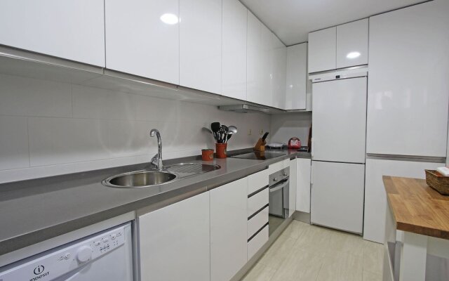 1152 Beachfront 2 Family Apartments 6 Bedr. Sleeps 15