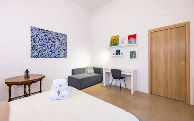 Art Apartment by Napoliapartments