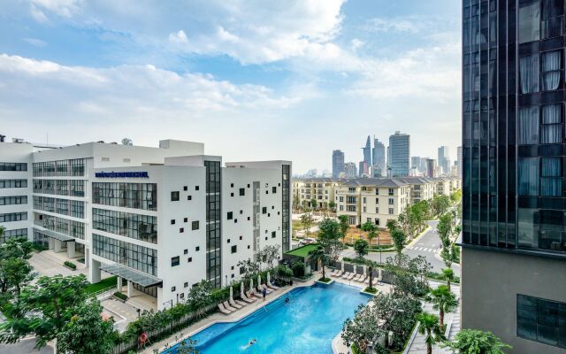 Urban House Saigon - Golden River