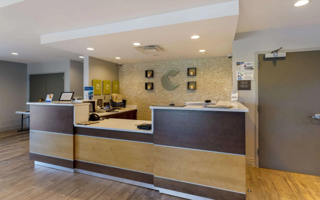 Comfort Inn & Suites