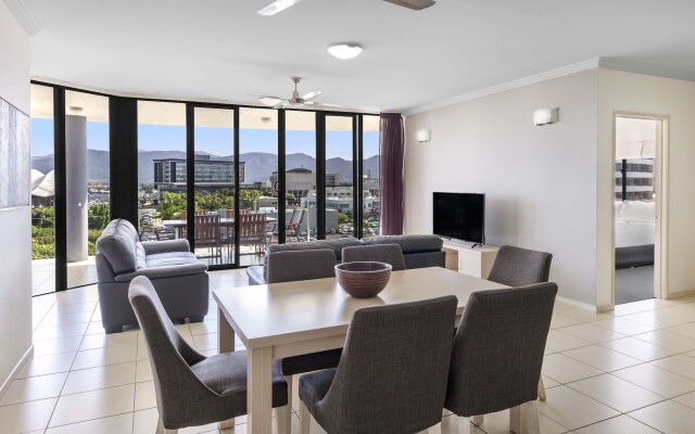 Piermonde Apartments - Cairns