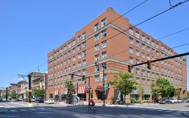 Holiday Inn Express & Suites Buffalo Downtown - Medical CTR by IHG
