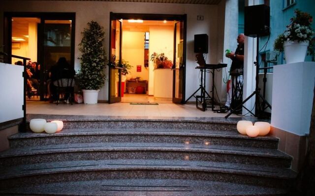 Altro Hotel