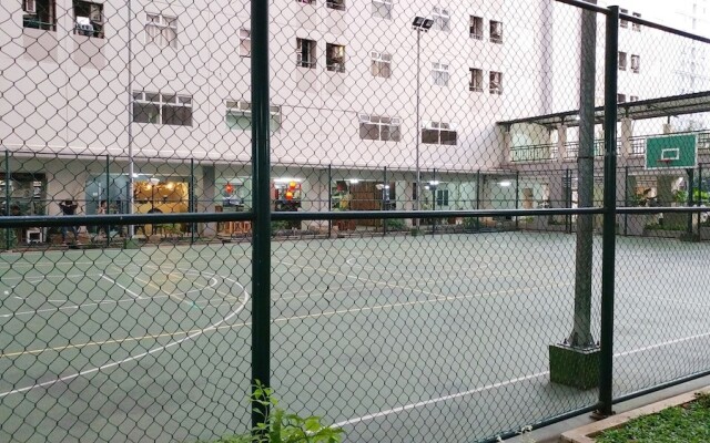 Kalibata Apartment With Sofa Bed Near Shopping Center