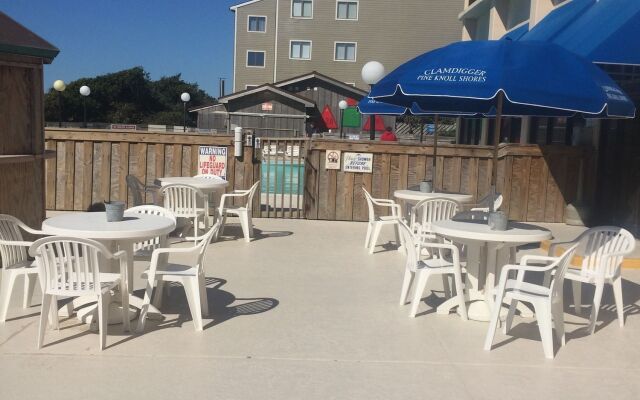 Crystal Coast Oceanfront Hotel