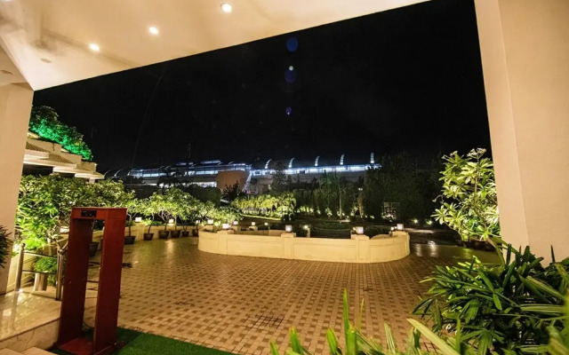 Fabhotel Prime Luxera