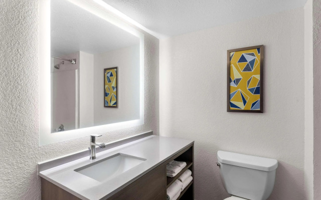 Comfort Suites Austin Airport