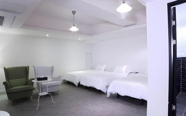 Hillside Hotel