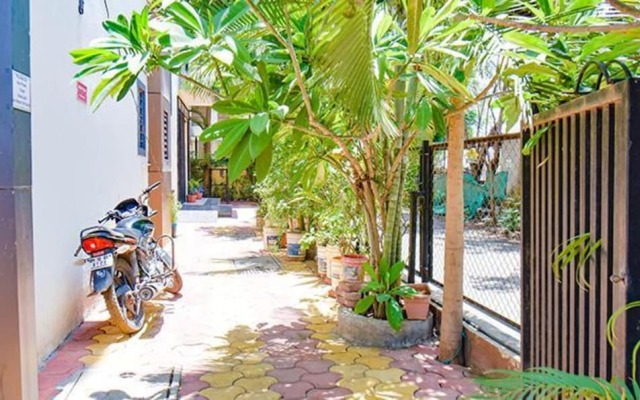 Fabhotel The Golden Leaf