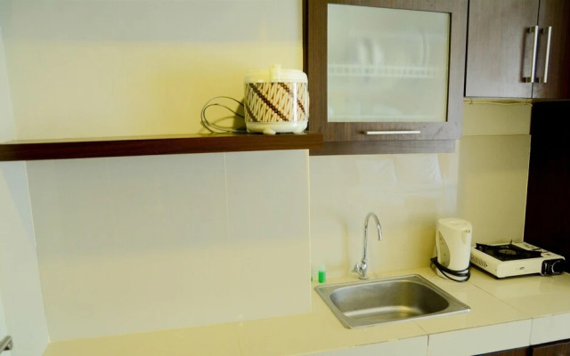 Simply Studio Room Atria Residence Apartment near Summarecon Mall By Travelio