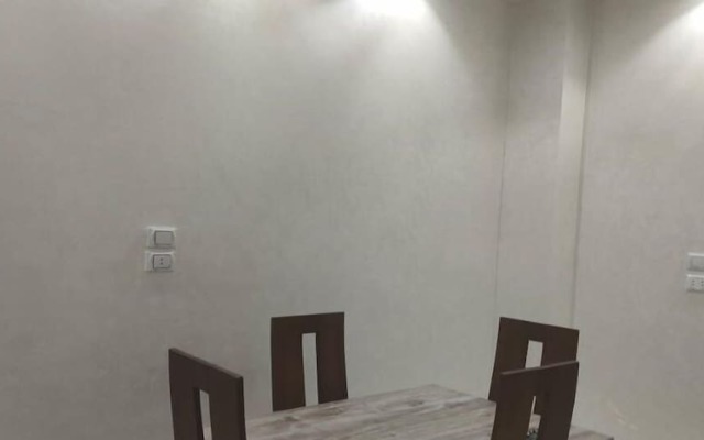 Metro Apartments