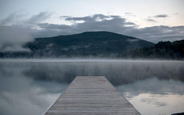 Entourage sur-le-Lac