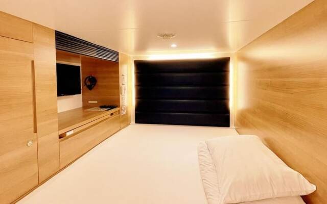 Hotel & Spa TOPOS Sendai Station - Caters to Men