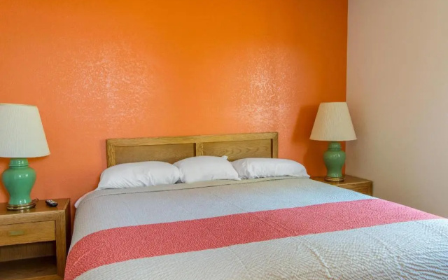 Motel 6 Troy